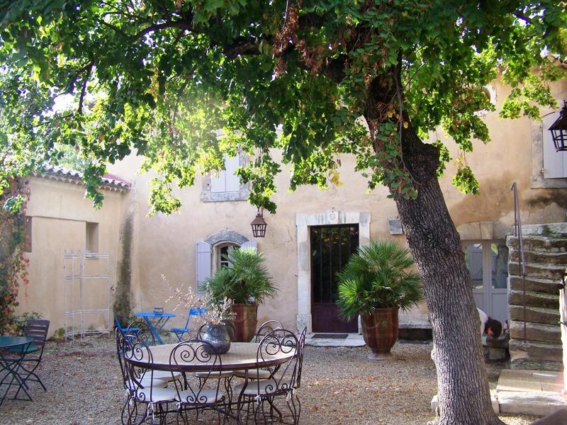 Mas de charme avec vue sur le Luberon, nombreuses possibilités !